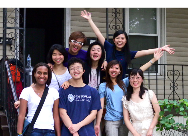 Through the New Asia-Yale Summer Community Service Exchange Programme, three CUHK students and three from Yale engaged themselves in various service projects in Hong Kong and the US, covering such fields as AIDS care, health care and mental health care during the summer of 2011.