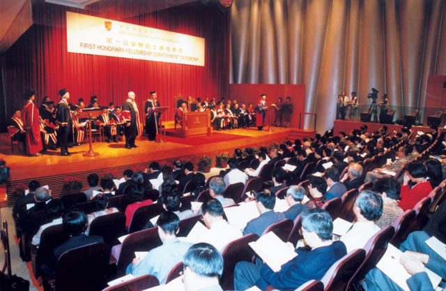 The first honorary fellowship conferment ceremony on 6 May 2002