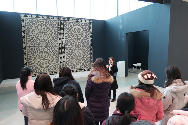Visit to an art exhibition during the Gwangju cultural exchange tour