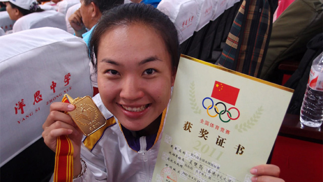 體育運動科學系三年級生吳楚筠於活木球世界排名賽中成績突出，奪2011年世界女子組冠軍。