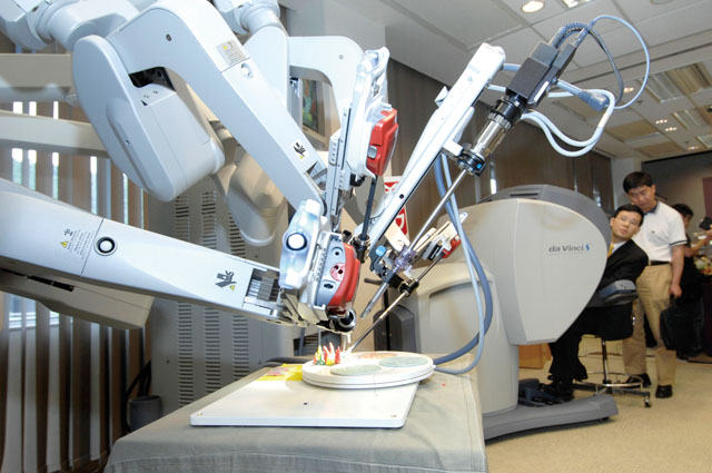 2007年度国际机械人手术会议
机械人操作示范