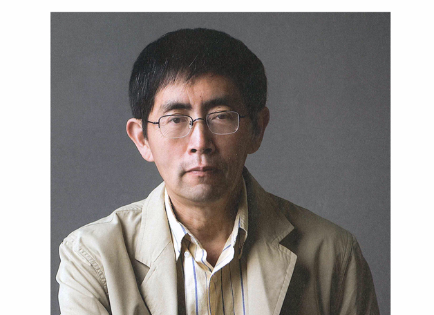 Prof. Bei Dao, Professor of Humanities, received a string of honours: Korea's First Changwon K. C. International Literary Prize for Poetry; top contemporary Chinese poet; honorary Doctor of Letters by Brown University.