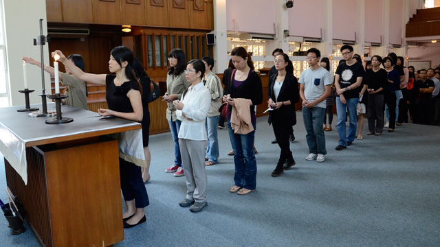 At a noontime vigil at Chung Chi College Chapel, University members mourned the victims who died in the maritime collision off Lamma Island on 1 October 2012