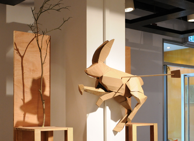 香港雕塑双年展2010<br><br>艺术系学生杨承谦作品：《守‧株‧待‧兔》