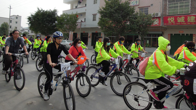 Thirty-six members of the University YMCA took part in the 'Ride-a-Bike for Children in China Marathon 2011' from 25 to 29 December 2011 to raise fund for poor students in Qingyuan.