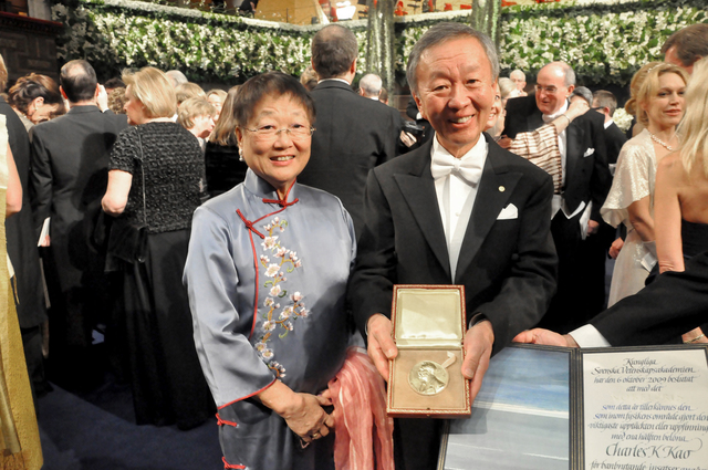 Professor Kao wins the 2009 Nobel Prize in Physics