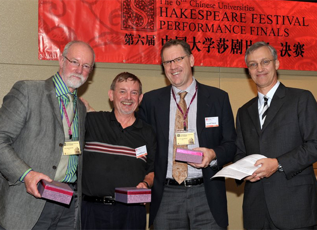 6th Chinese Universities Shakespeare Festival<br><br>(From right to left) Prof. Simon Haines, chair of the Department of English, CUHK, presents souvenirs to judges of the Chinese Universities Shakespeare Festival – Prof. Peter Holbrook (Shakespeare scholar, Professor at the University of Queensland; Prof. Geoffrey Borny (actor, director, drama scholar, former head of Theatrical Studies, Australian National University); and Prof. John Gillies (expert on Shakespeare in East Asia, Professor of English, University of Essex)