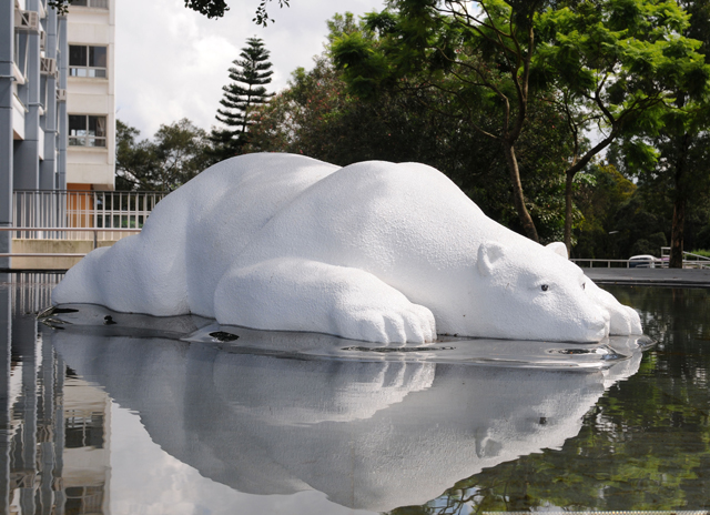 香港雕塑双年展2010<br><br>艺术系导师莫一新作品：《纪念碑：生命再造》