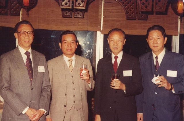 VC’s dinner to honour donors of MBA Programmes
From left: 中大商学院院长锺汝滔 prof. Chung Yu-to, Cheng Yu Tung, Fung King Hey, Prof. Ma Li