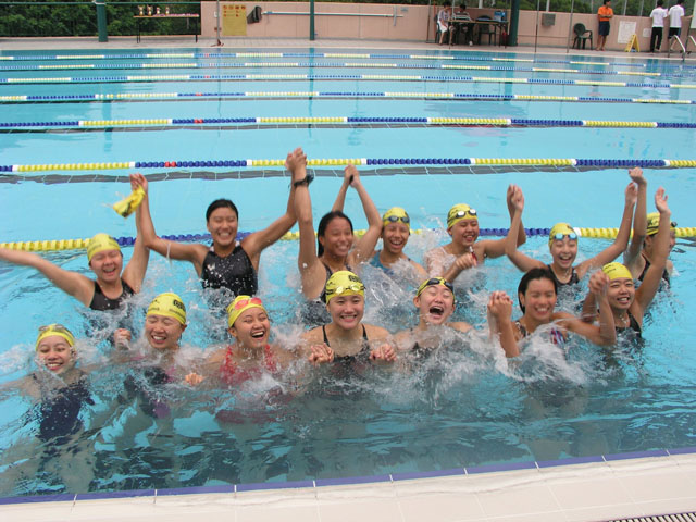 第29屆兩大體育節水運會<br><br>中大奪兩大體育節水運會女團冠軍
