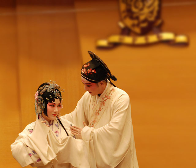 Kunqu Research and Promotion Project Launches<br><br><em>Kunqu</em> artists Yu Jiulin (right) and Shen Fengying performs an excerpt from 'Interrupted Dream' at the launch ceremony.