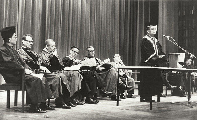 1965年8月26日與美國加州大學簽定學術合作協定，李卓敏校長致辭