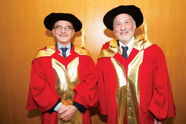Prof. Randy W. Schekman (left)
Prof. Joseph E. Stiglitz (right)