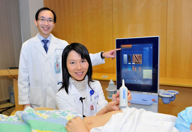 New Non-Invasive Technology to Measure Liver Fat
Prof. Vincent Wong (left) and Prof. Grace Wong with the new non-invasive imaging technology—Controlled Attenuation Parameter