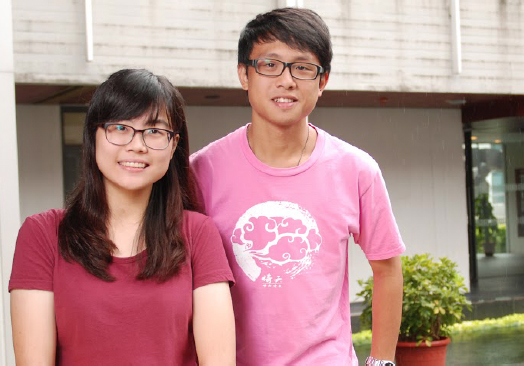 Walker Chau Ka-chun and Winnie Ho Yuen-ching, two organizers from the winning team from the Department of Chinese Language and Literature of the 2014 Greenest O-Camp Competition.