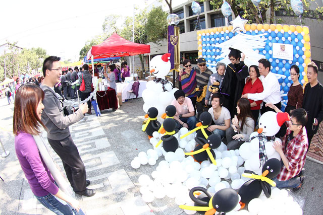 CUHK Alumni Homecoming 2010<br><br>The fun-filled event has attracted over 4,000 participants
