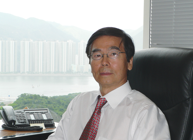 Prof. Wong Ching-ping, the new Dean of Engineering, took up his duties in early 2010. Prof. Wong is an expert in electronic and material engineering. A native of Hong Kong, he looks forward to playing a significant part in the development of his home city, the PRD, and China at large.