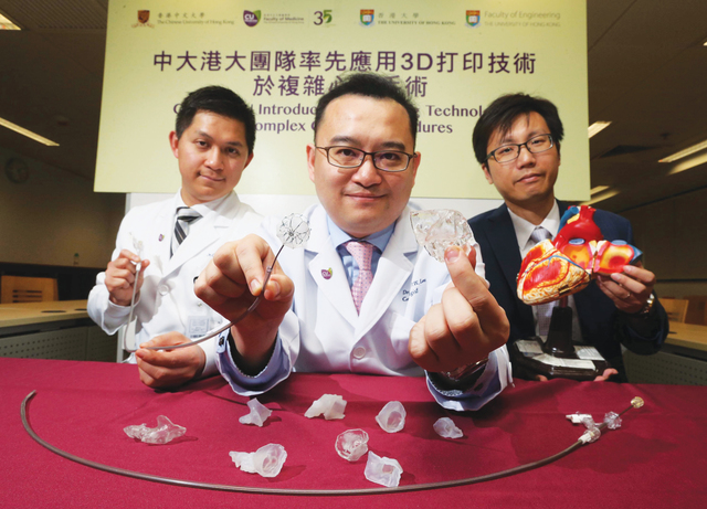 From left: Dr. Gary Cheung, clinical assistant professor (honorary) and Dr. Alex Lee, assistant
professor, Division of Cardiology, Faculty of Medicine, CUHK; and Dr. Kwok Ka-wai, assistant
professor, Faculty of Engineering, HKU