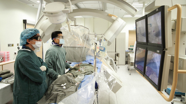 利国伟心血管治疗中心於2012年4月2日正式开幕，是本港公共医疗体系中唯一进行去肾脏交感神经支配消融手术、左心耳封堵手术和心脏收缩调节器植入术的中心。